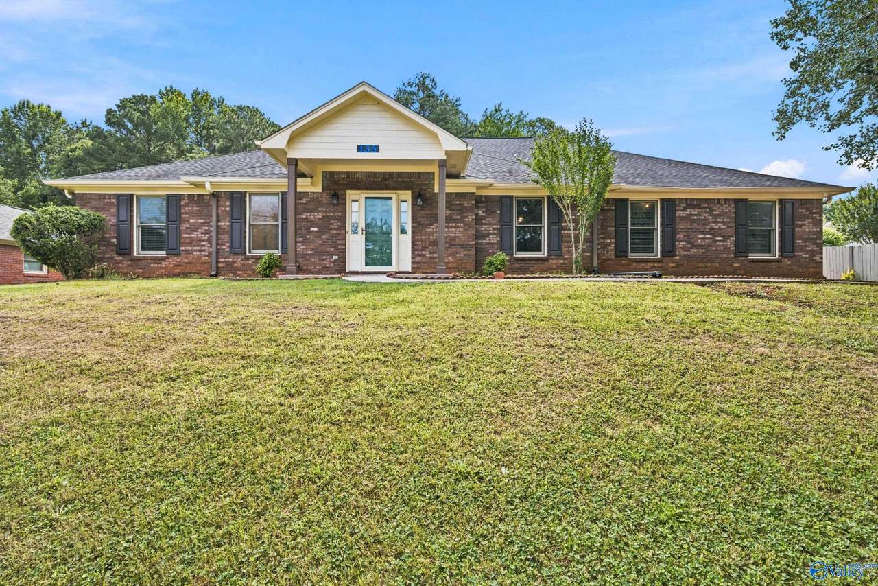 135 Castleton Drive - Photo 1