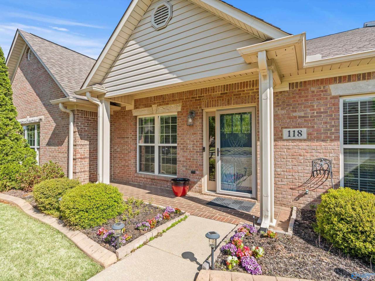118 Jackson Way - Photo 1