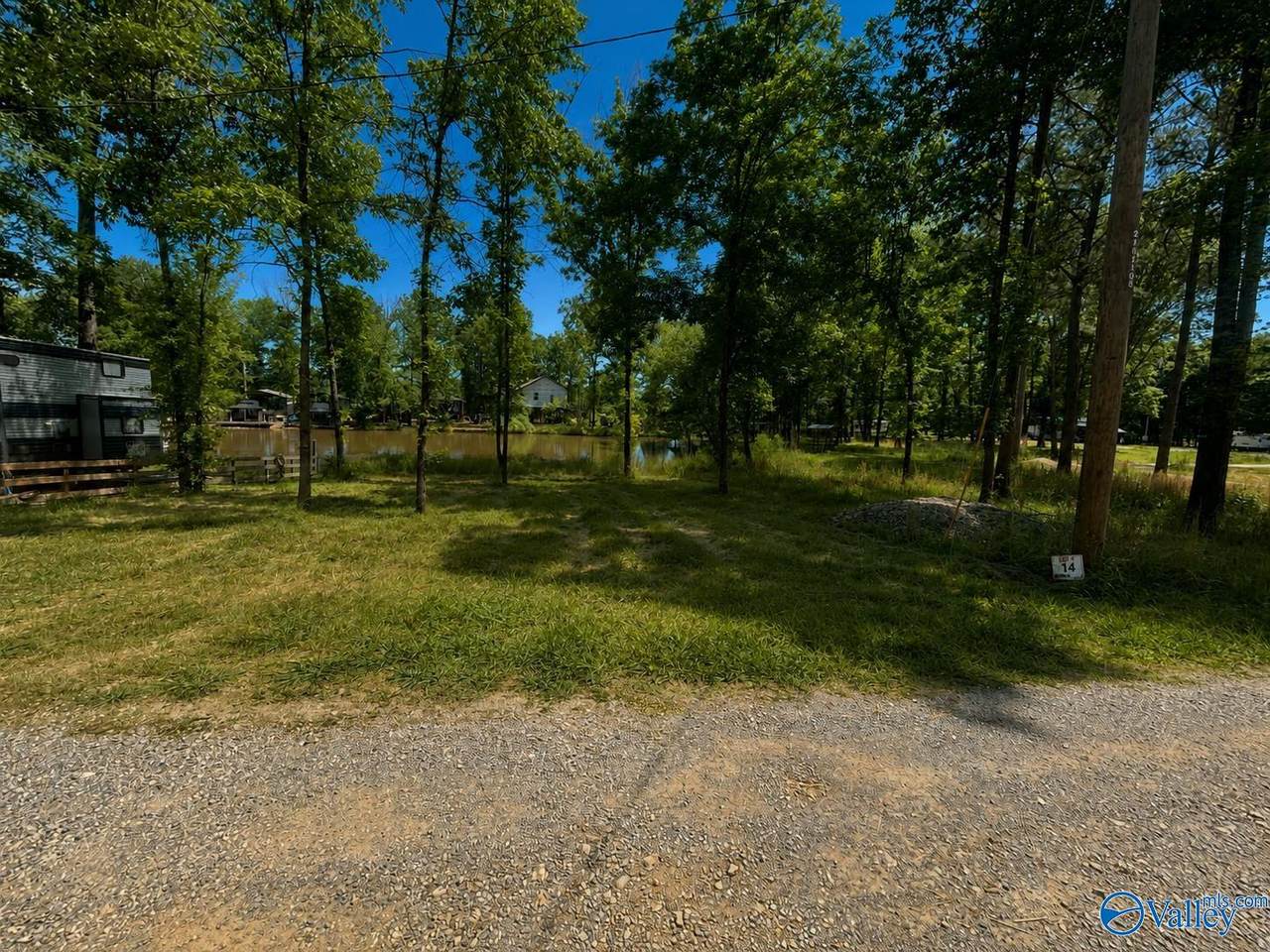https://bt-photos.global.ssl.fastly.net/nalmls/1280_boomver_1_21923931-2.jpg