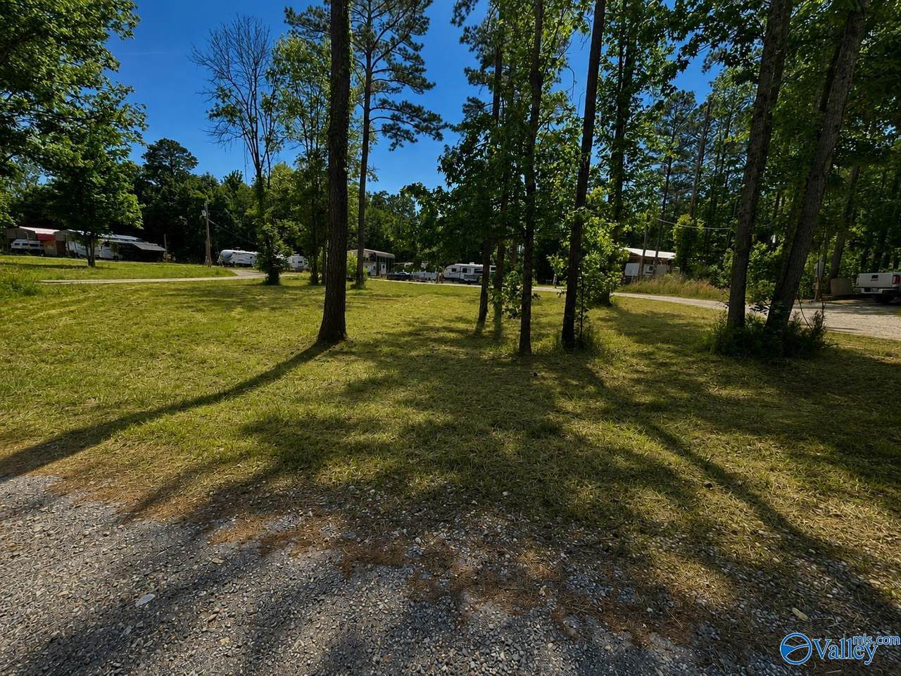 https://bt-photos.global.ssl.fastly.net/nalmls/1280_boomver_1_21923932-2.jpg