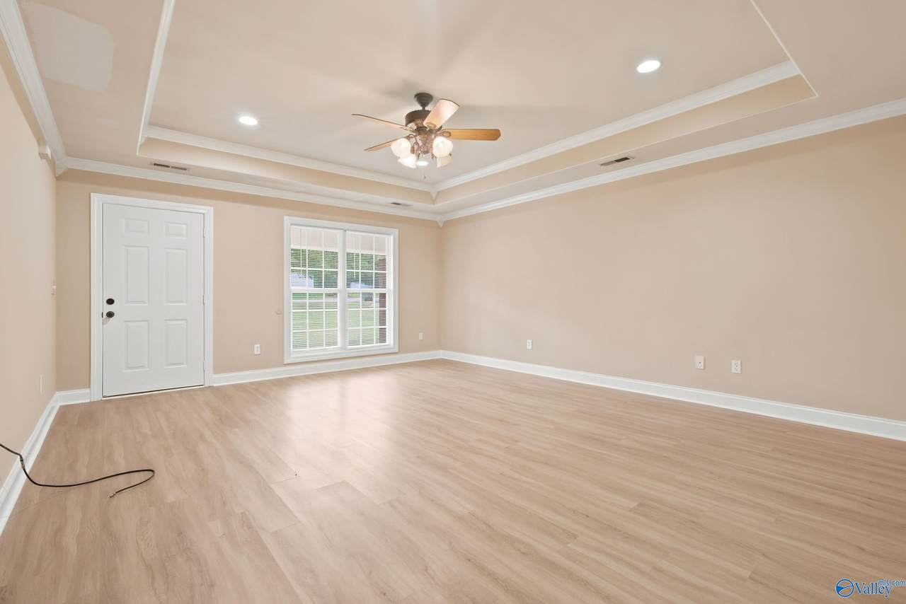 https://bt-photos.global.ssl.fastly.net/nalmls/1280_boomver_1_21924051-2.jpg