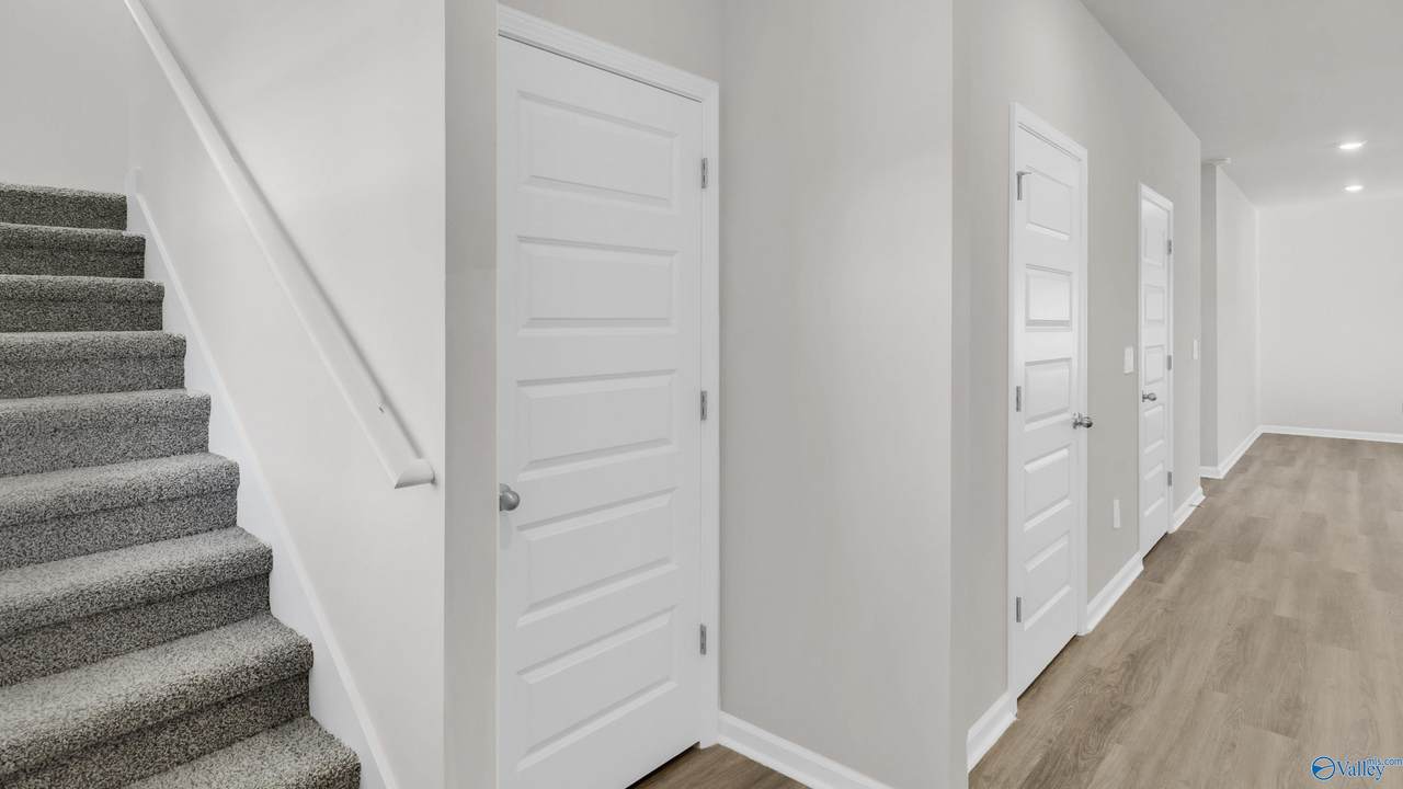 https://bt-photos.global.ssl.fastly.net/nalmls/1280_boomver_1_21924256-3.jpg