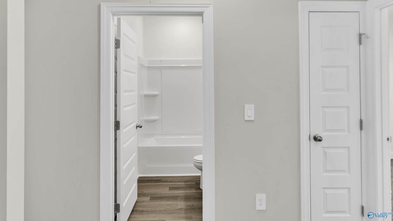 https://bt-photos.global.ssl.fastly.net/nalmls/1280_boomver_1_21924277-3.jpg