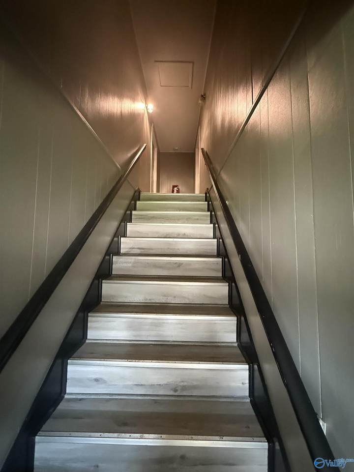 206 Cloverleaf Drive - Photo 1