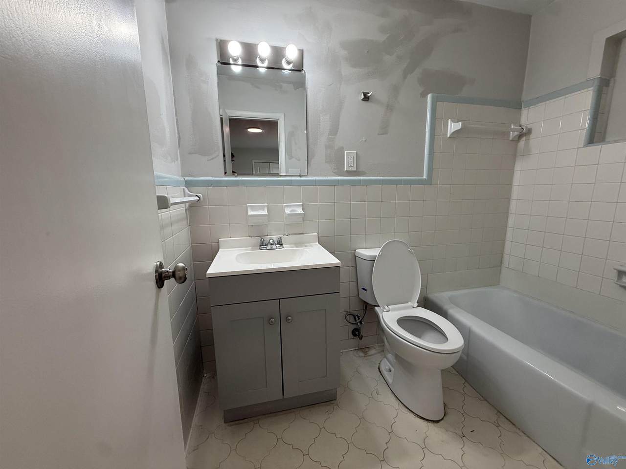 https://bt-photos.global.ssl.fastly.net/nalmls/1280_boomver_1_21924564-2.jpg