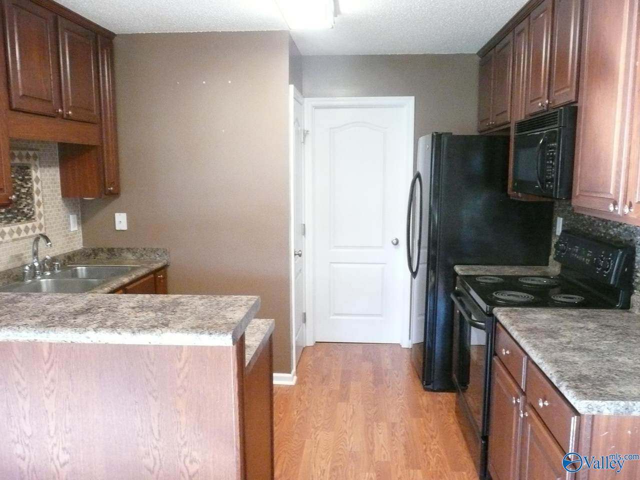 https://bt-photos.global.ssl.fastly.net/nalmls/1280_boomver_1_21924644-2.jpg