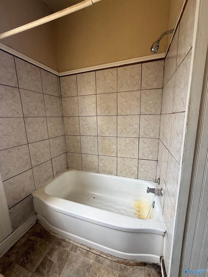 https://bt-photos.global.ssl.fastly.net/nalmls/1280_boomver_1_21924696-2.jpg