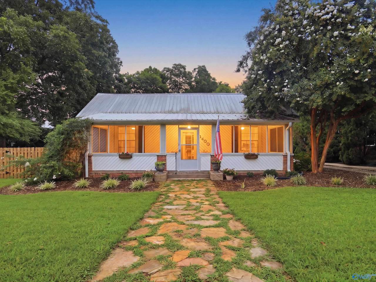 1400 Oakwood Avenue - Photo 1