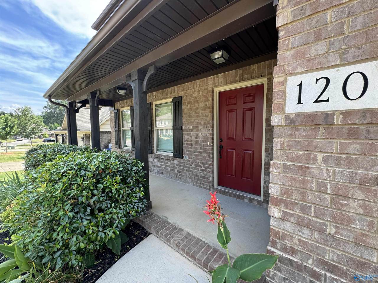 120 Meadowglade Lane - Photo 1