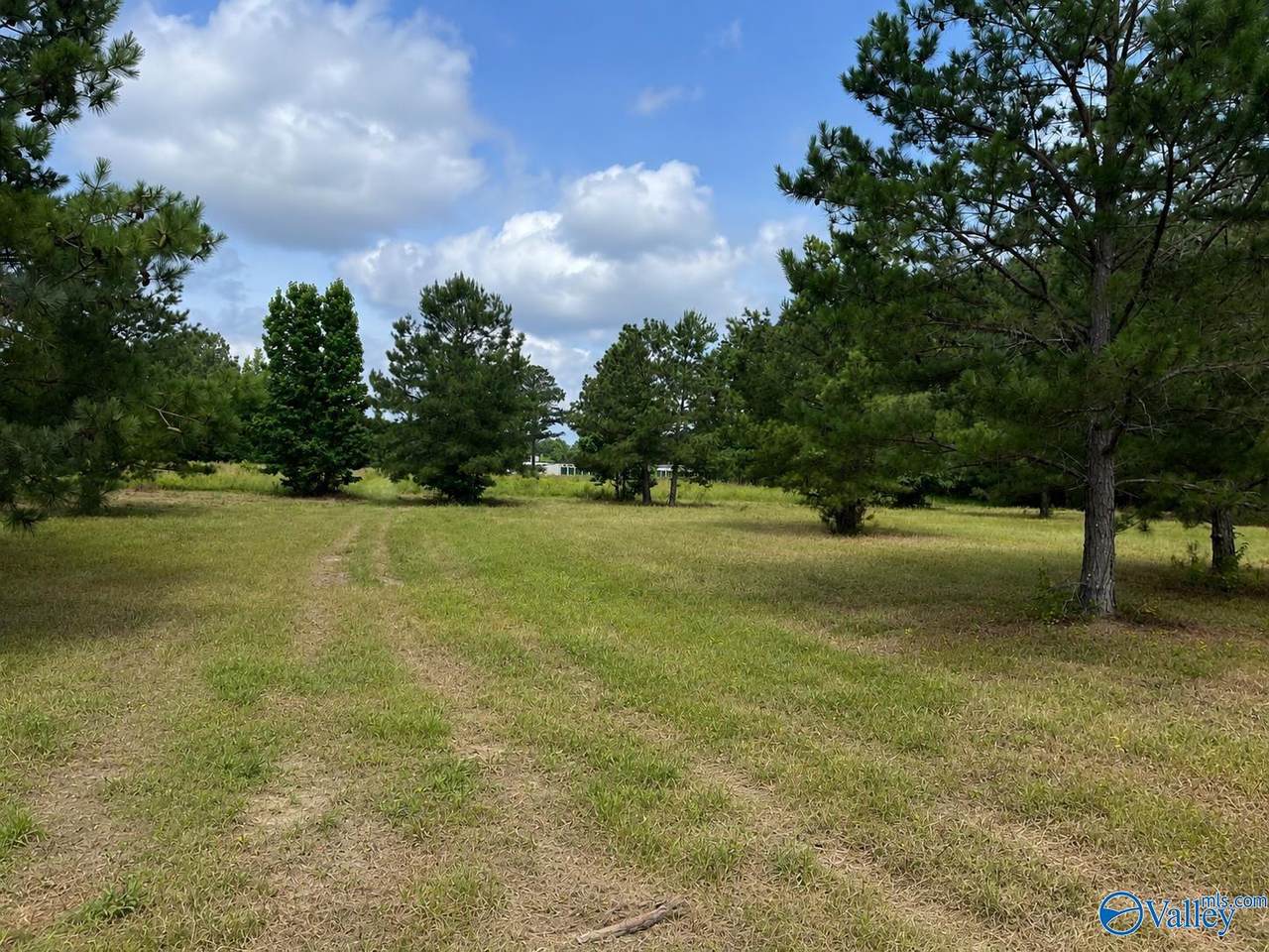 https://bt-photos.global.ssl.fastly.net/nalmls/1280_boomver_1_21924746-2.jpg