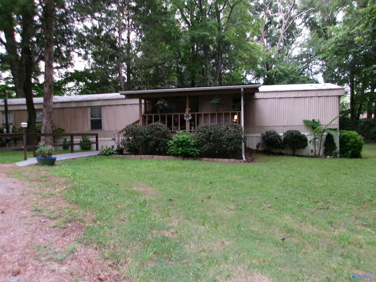 106 Grove Circle - Photo 1