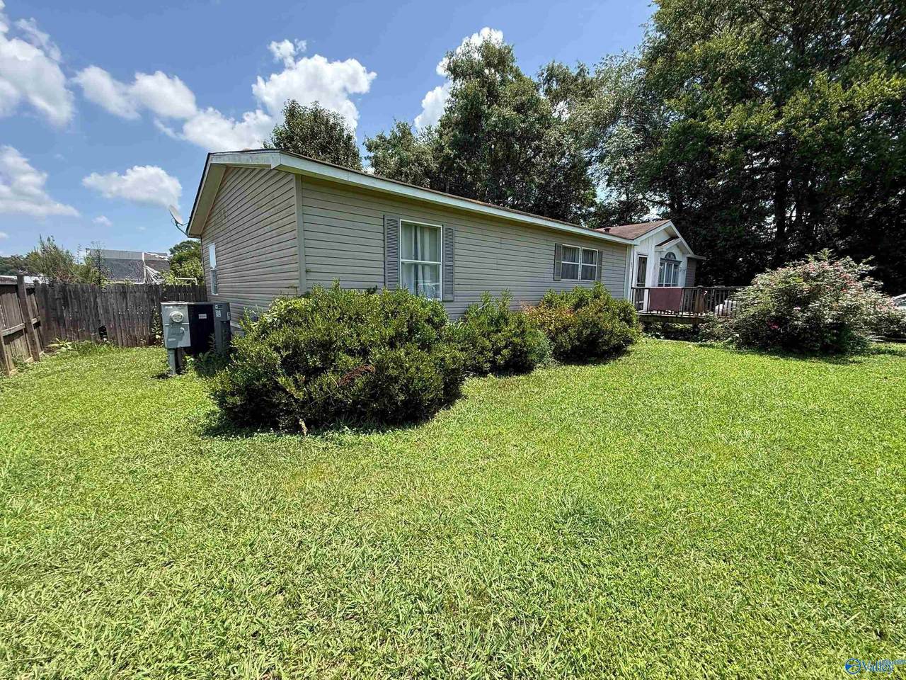 https://bt-photos.global.ssl.fastly.net/nalmls/1280_boomver_1_21925096-2.jpg
