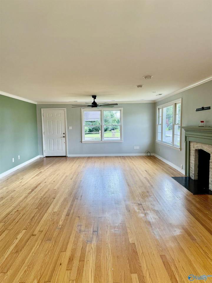 https://bt-photos.global.ssl.fastly.net/nalmls/1280_boomver_1_21925121-2.jpg
