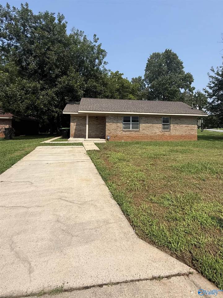 102 Elm Court - Photo 1