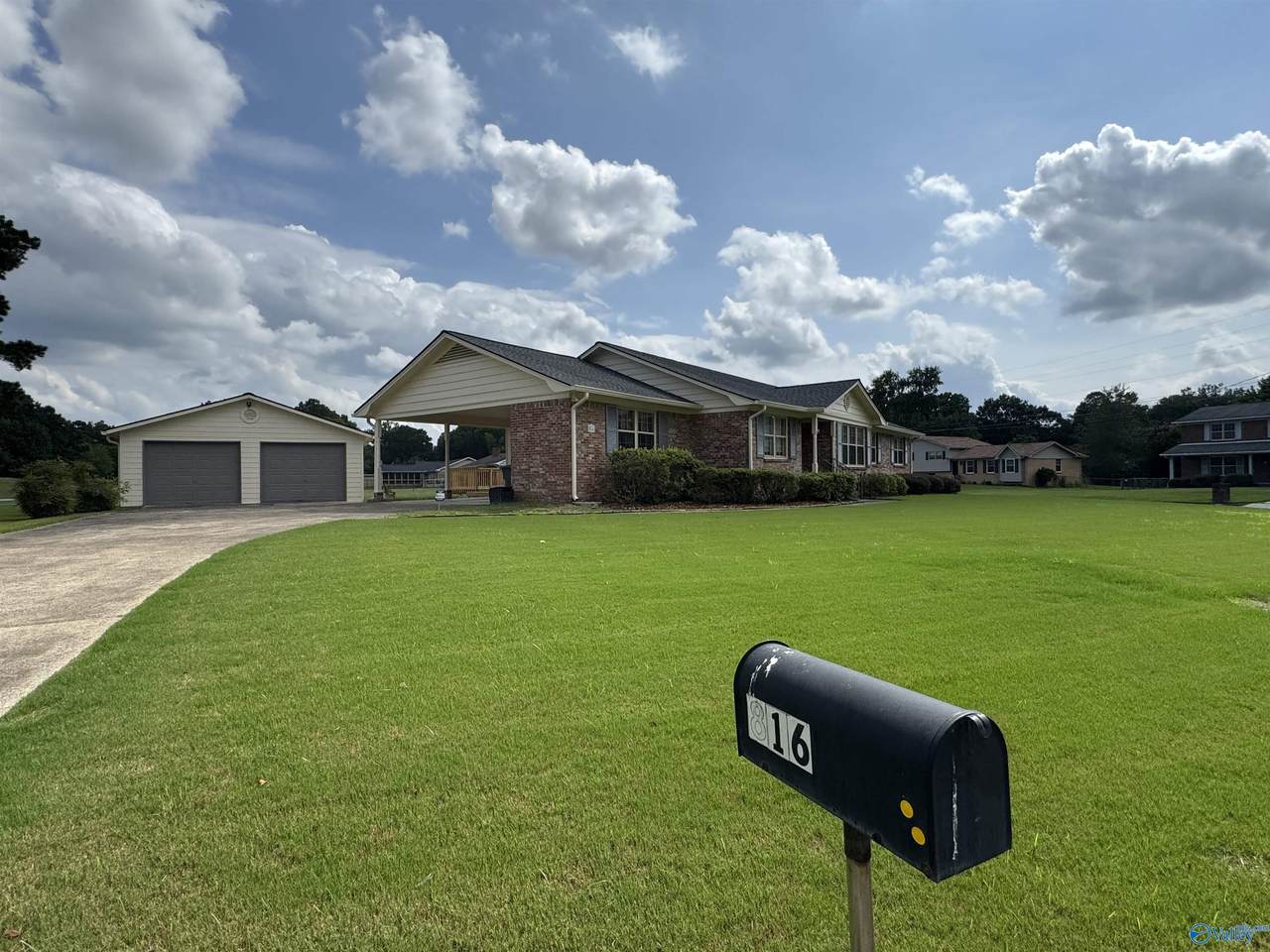 https://bt-photos.global.ssl.fastly.net/nalmls/1280_boomver_1_21925127-2.jpg