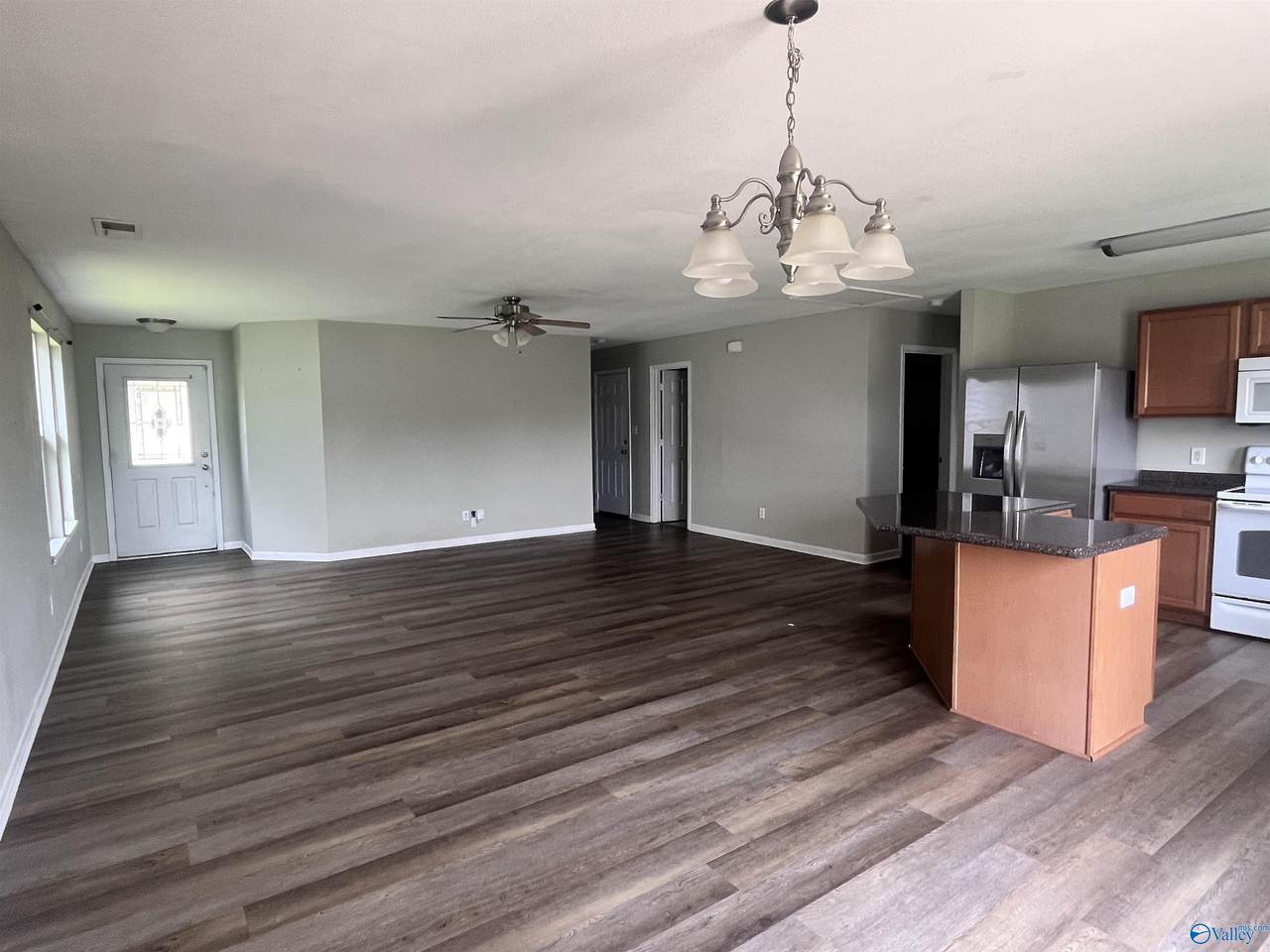 https://bt-photos.global.ssl.fastly.net/nalmls/1280_boomver_1_21925154-2.jpg