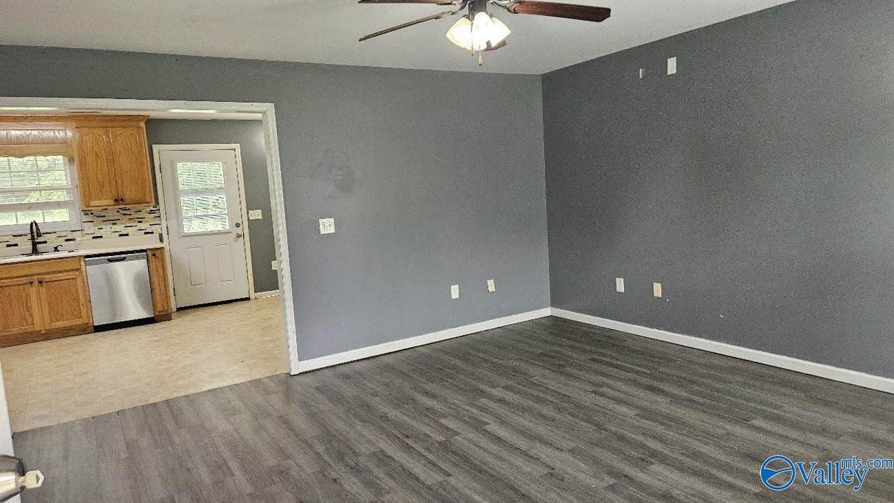 https://bt-photos.global.ssl.fastly.net/nalmls/1280_boomver_1_21925254-2.jpg