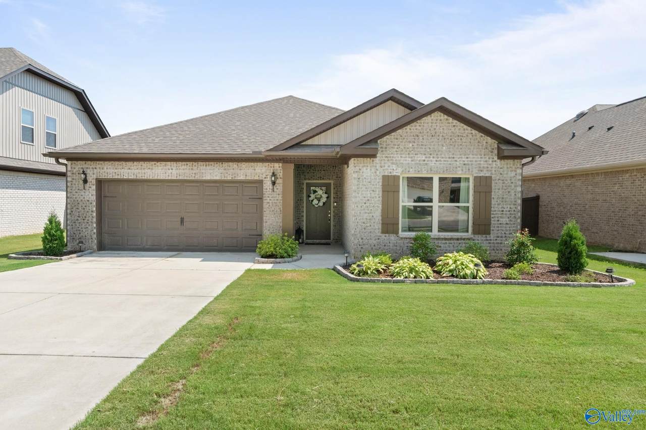 118 Waltrip Drive - Photo 1