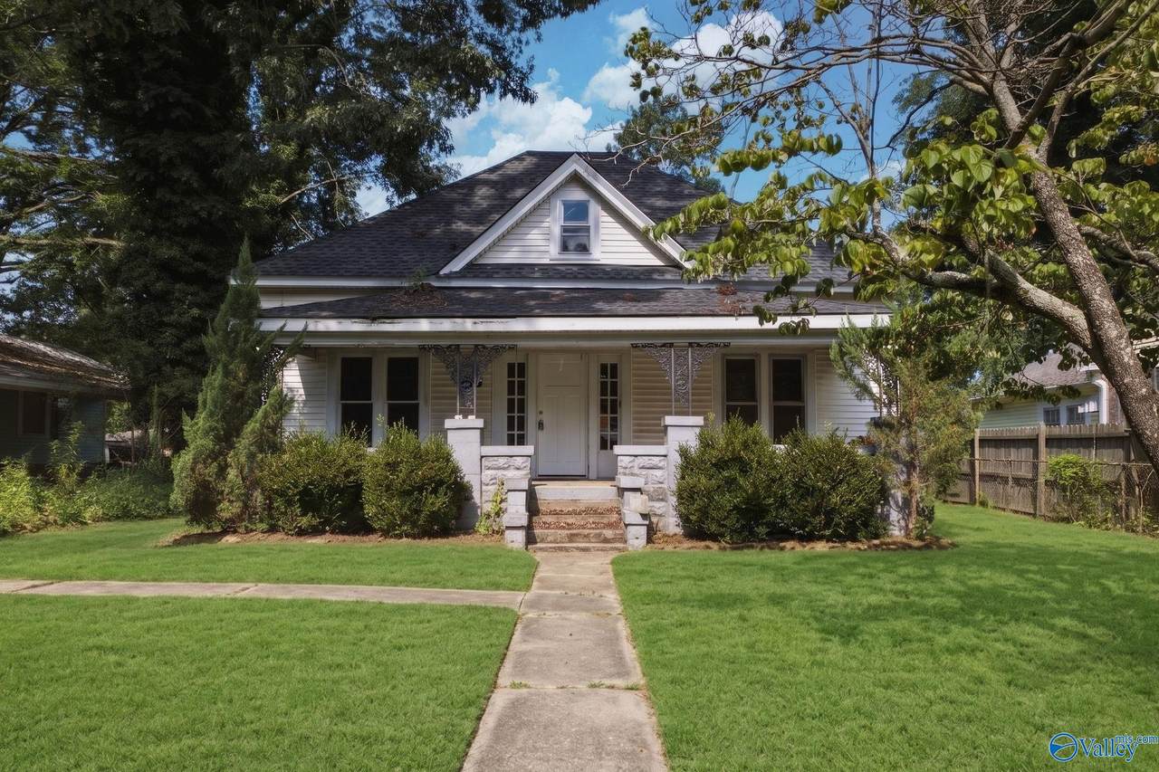 512 Darnell Street - Photo 1