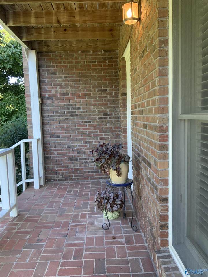 https://bt-photos.global.ssl.fastly.net/nalmls/1280_boomver_1_21925448-2.jpg