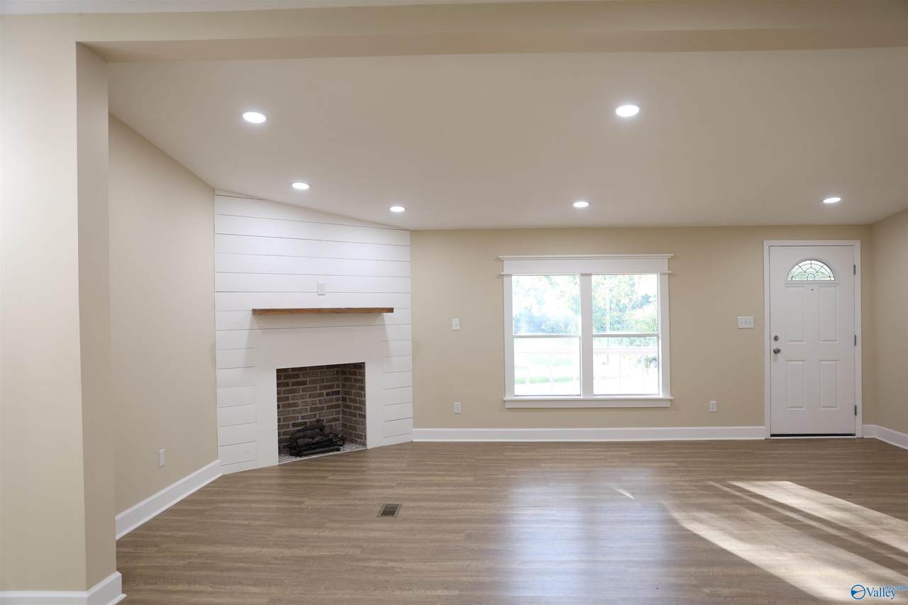 https://bt-photos.global.ssl.fastly.net/nalmls/1280_boomver_1_21925452-2.jpg