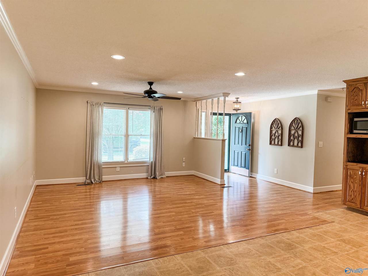 https://bt-photos.global.ssl.fastly.net/nalmls/1280_boomver_1_21925496-2.jpg