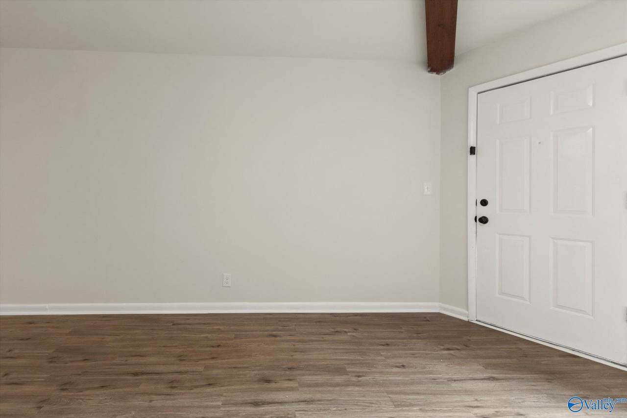 https://bt-photos.global.ssl.fastly.net/nalmls/1280_boomver_1_21925507-2.jpg
