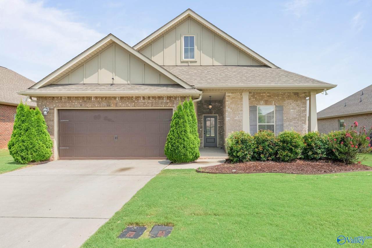 110 Goldfinch Drive - Photo 1