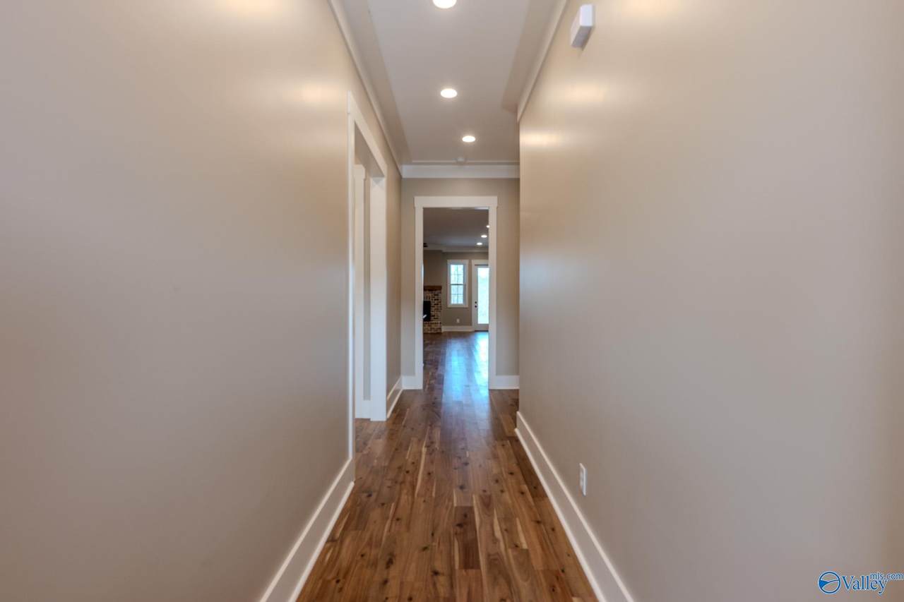 https://bt-photos.global.ssl.fastly.net/nalmls/1280_boomver_1_21925616-2.jpg