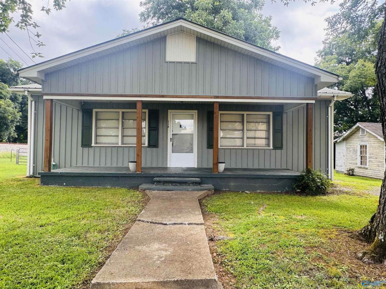 114 Kyle Street - Photo 1