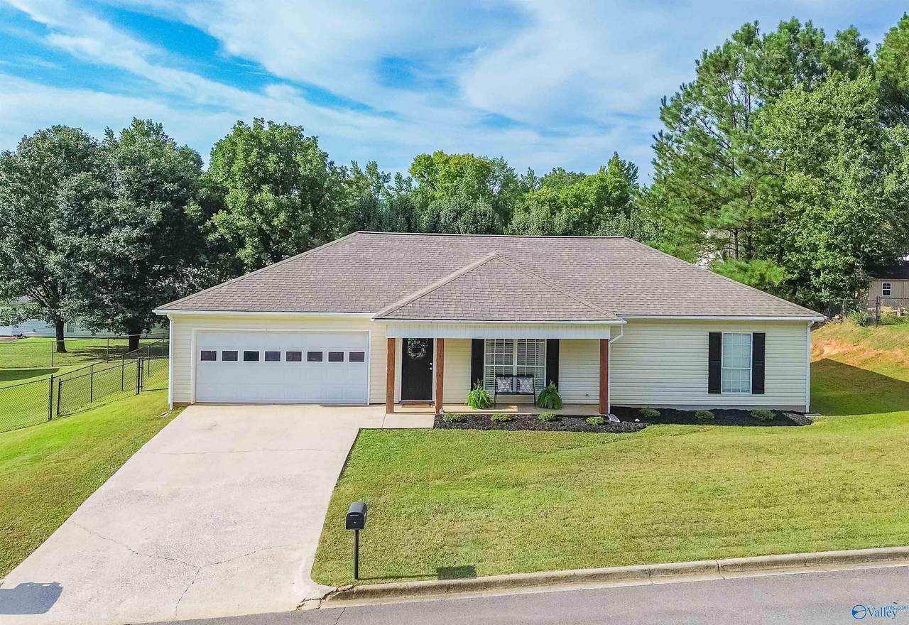 65 White Oak Circle - Photo 1