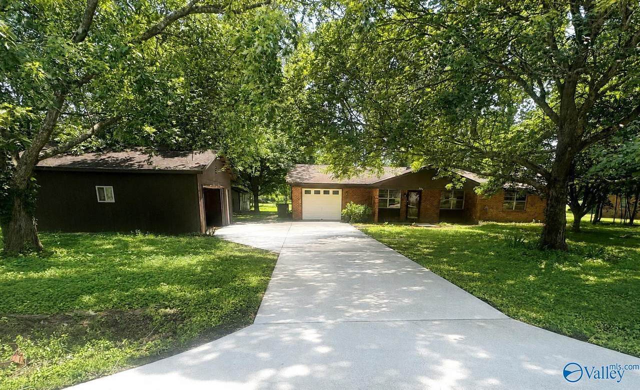 204 Plantation Drive - Photo 1
