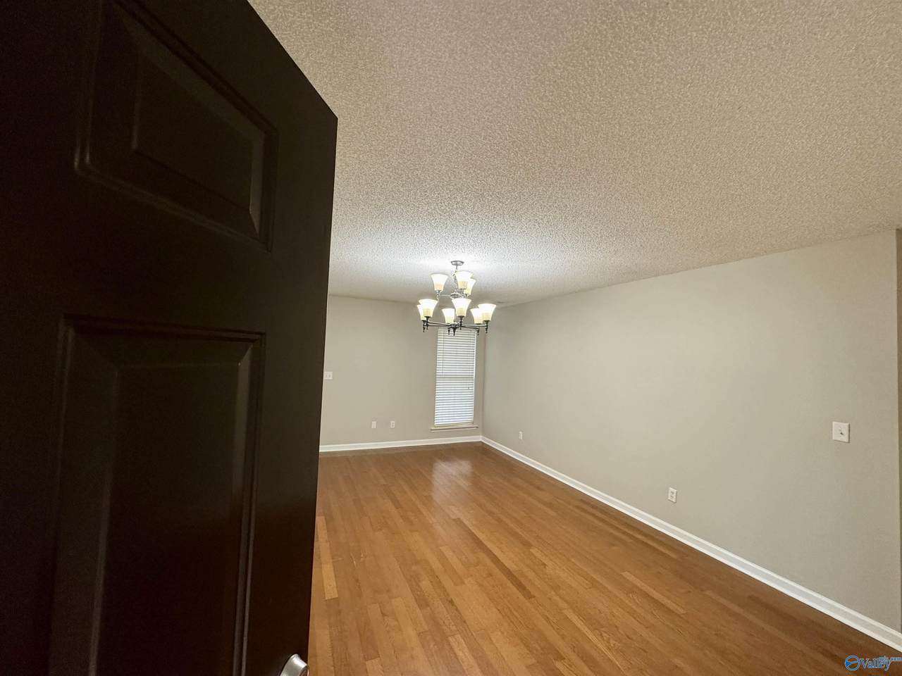 https://bt-photos.global.ssl.fastly.net/nalmls/1280_boomver_1_21925827-2.jpg