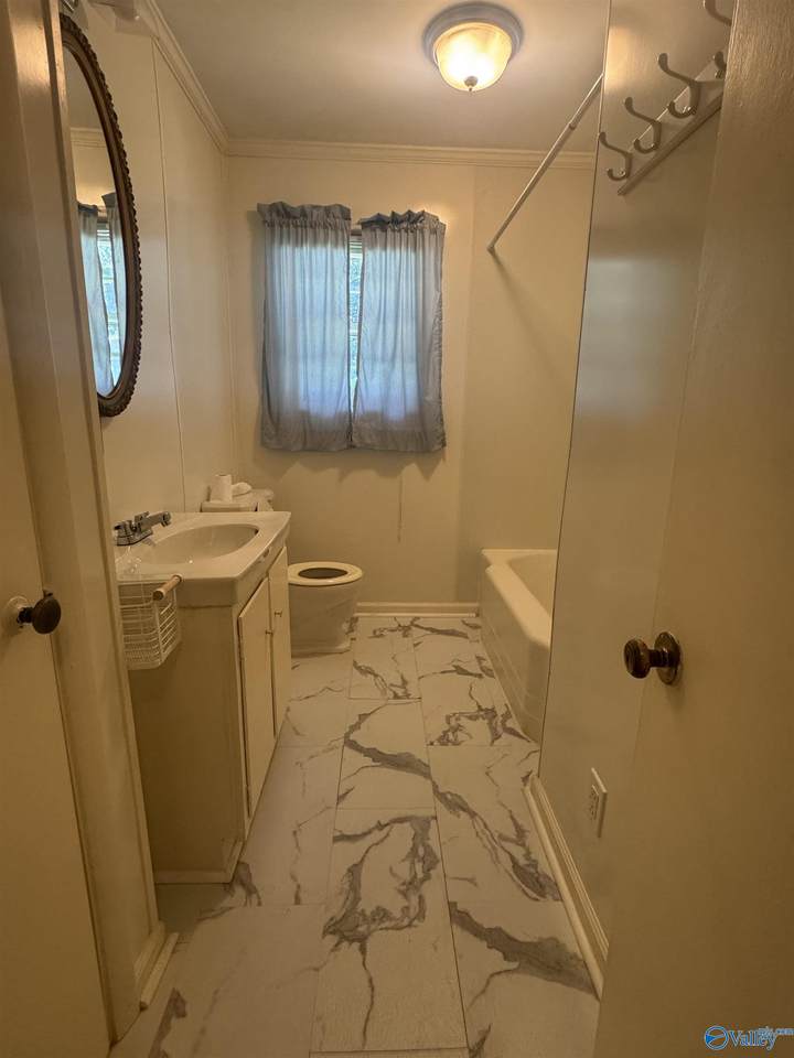 https://bt-photos.global.ssl.fastly.net/nalmls/1280_boomver_1_21926389-2.jpg
