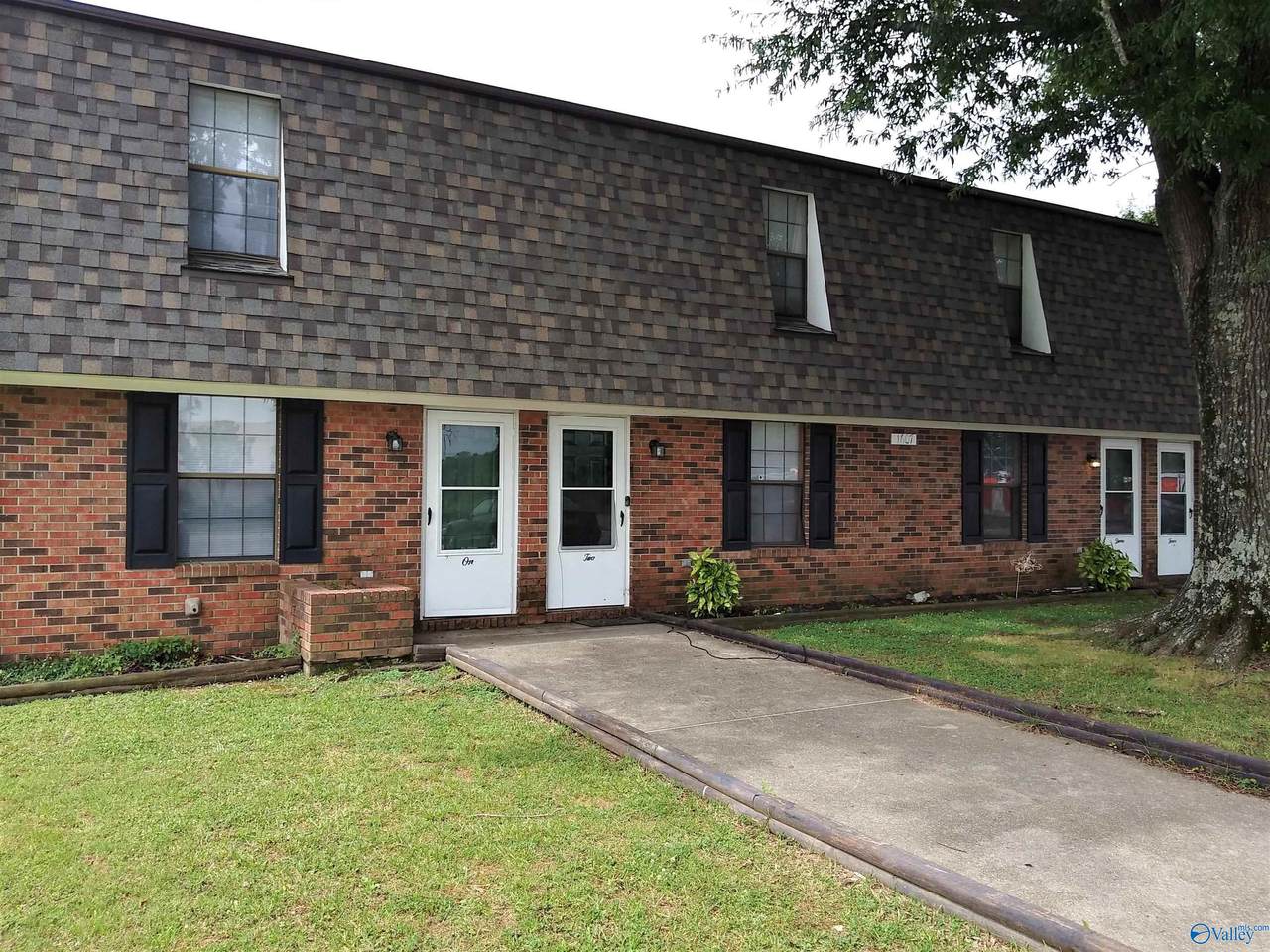 1607 Glenn Street - Photo 1