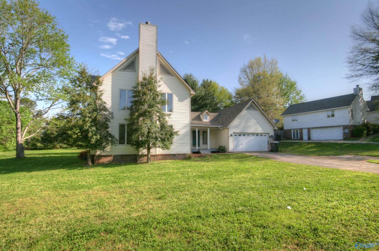 111 Heatherwood Drive - Photo 1