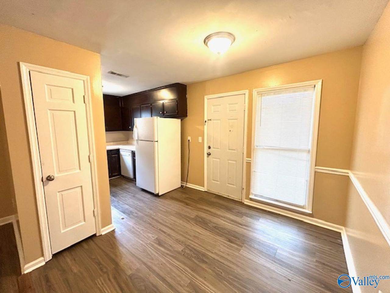 https://bt-photos.global.ssl.fastly.net/nalmls/1280_boomver_1_21926778-2.jpg