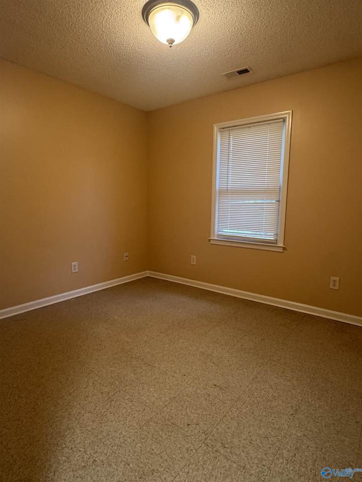 https://bt-photos.global.ssl.fastly.net/nalmls/1280_boomver_1_21927257-2.jpg
