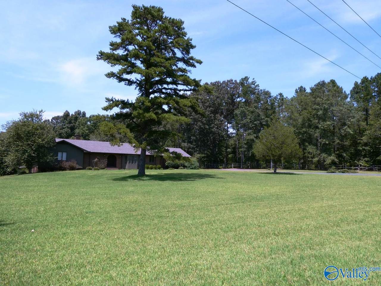 https://bt-photos.global.ssl.fastly.net/nalmls/1280_boomver_1_21927266-2.jpg