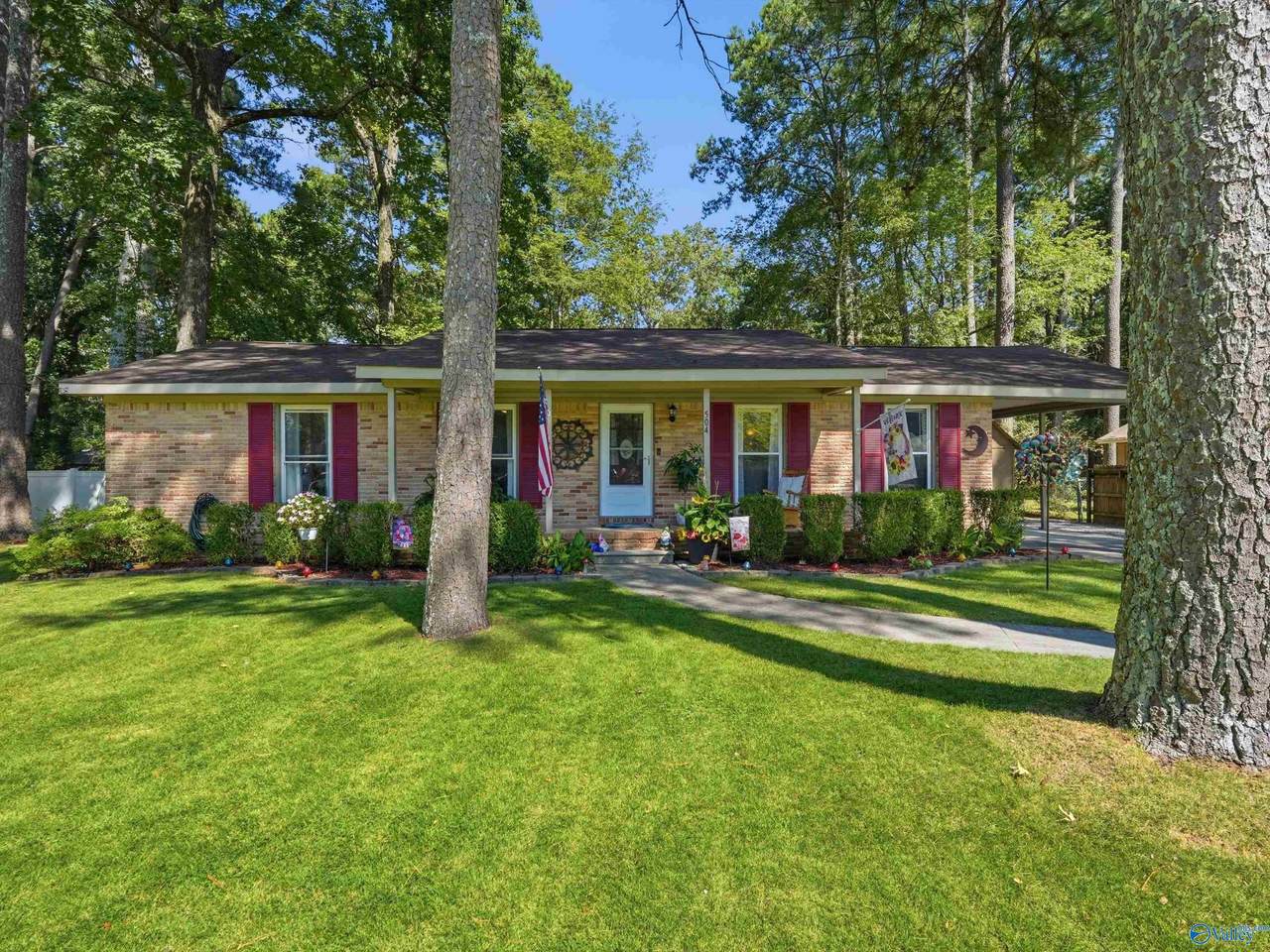 504 Hermitagewood Drive - Photo 1