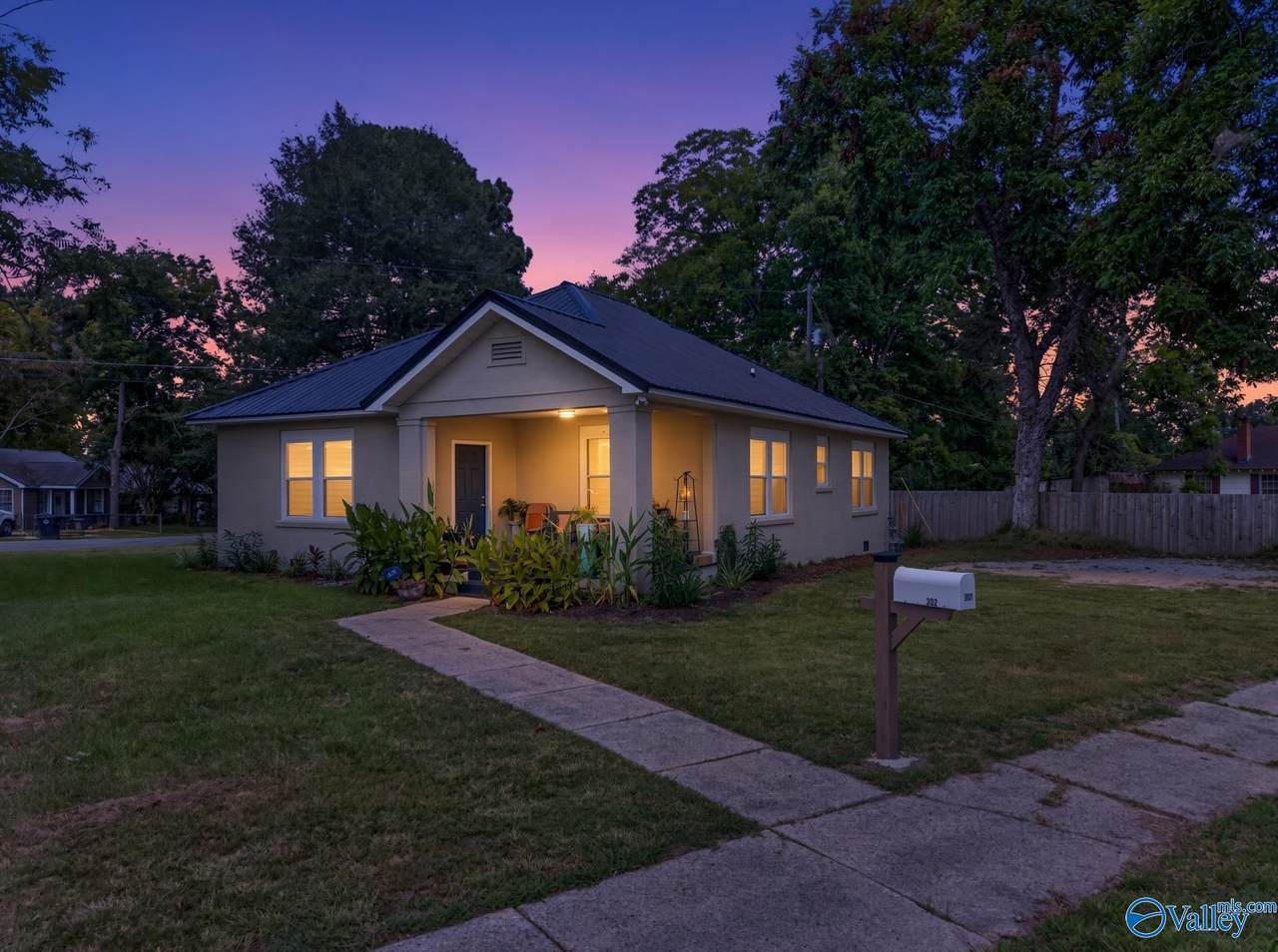 302 Richardson Street - Photo 1