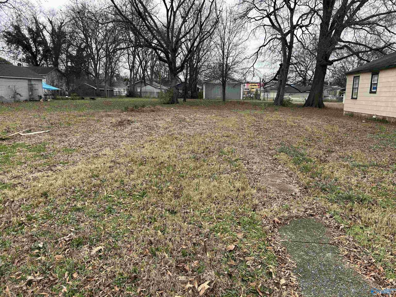 406 Oshaughnessy Avenue - Photo 1