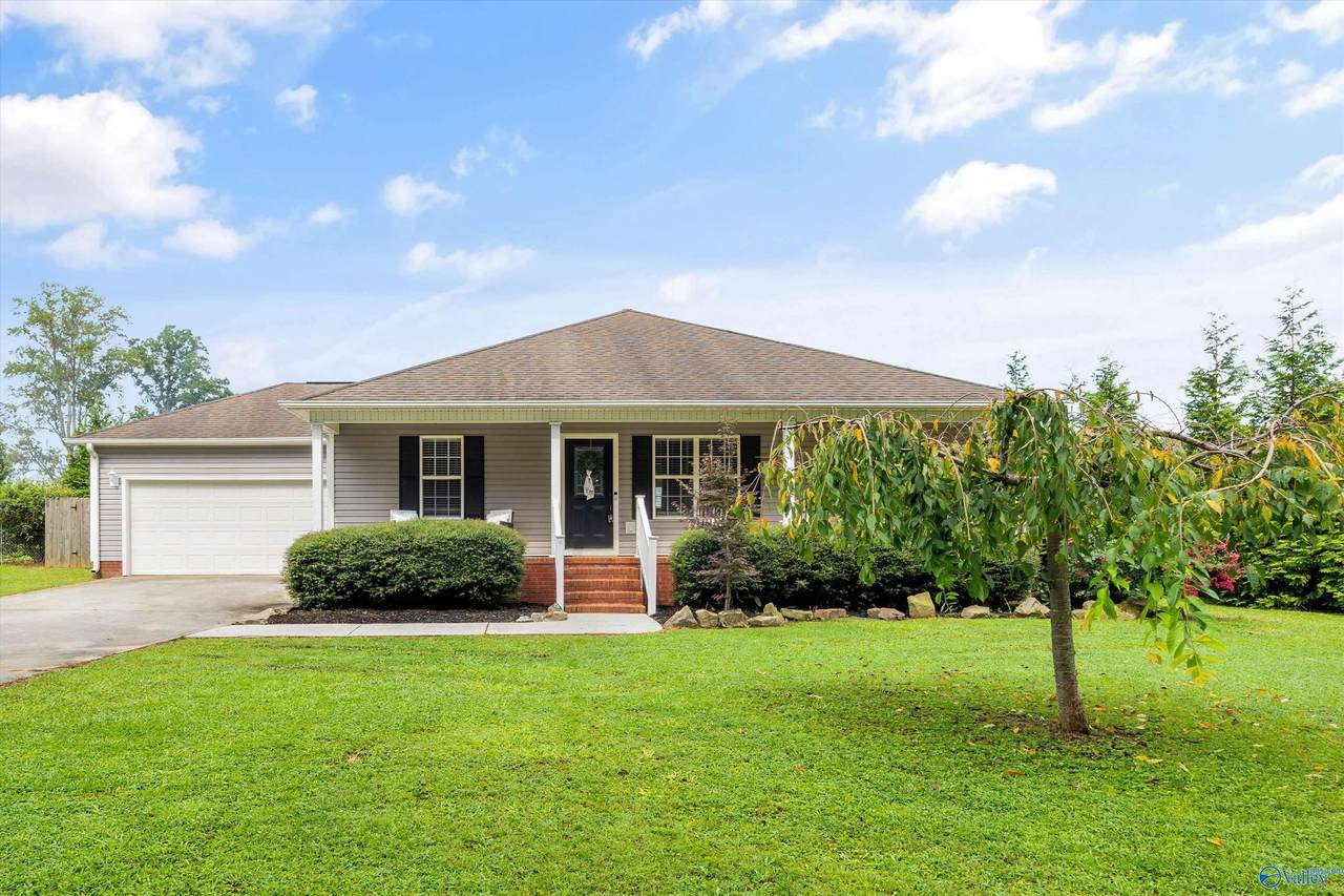 106 Belair Drive - Photo 1