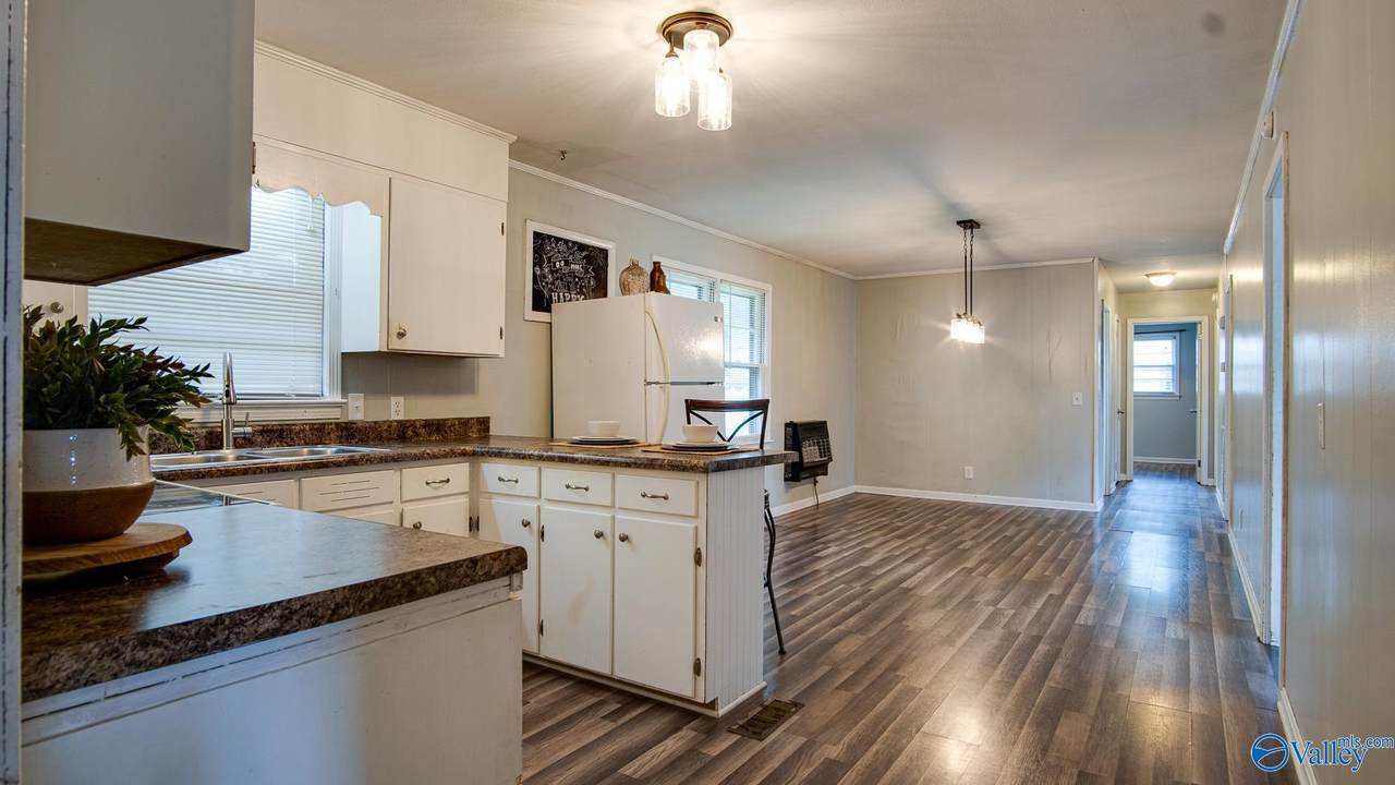 https://bt-photos.global.ssl.fastly.net/nalmls/1280_boomver_1_21927988-2.jpg