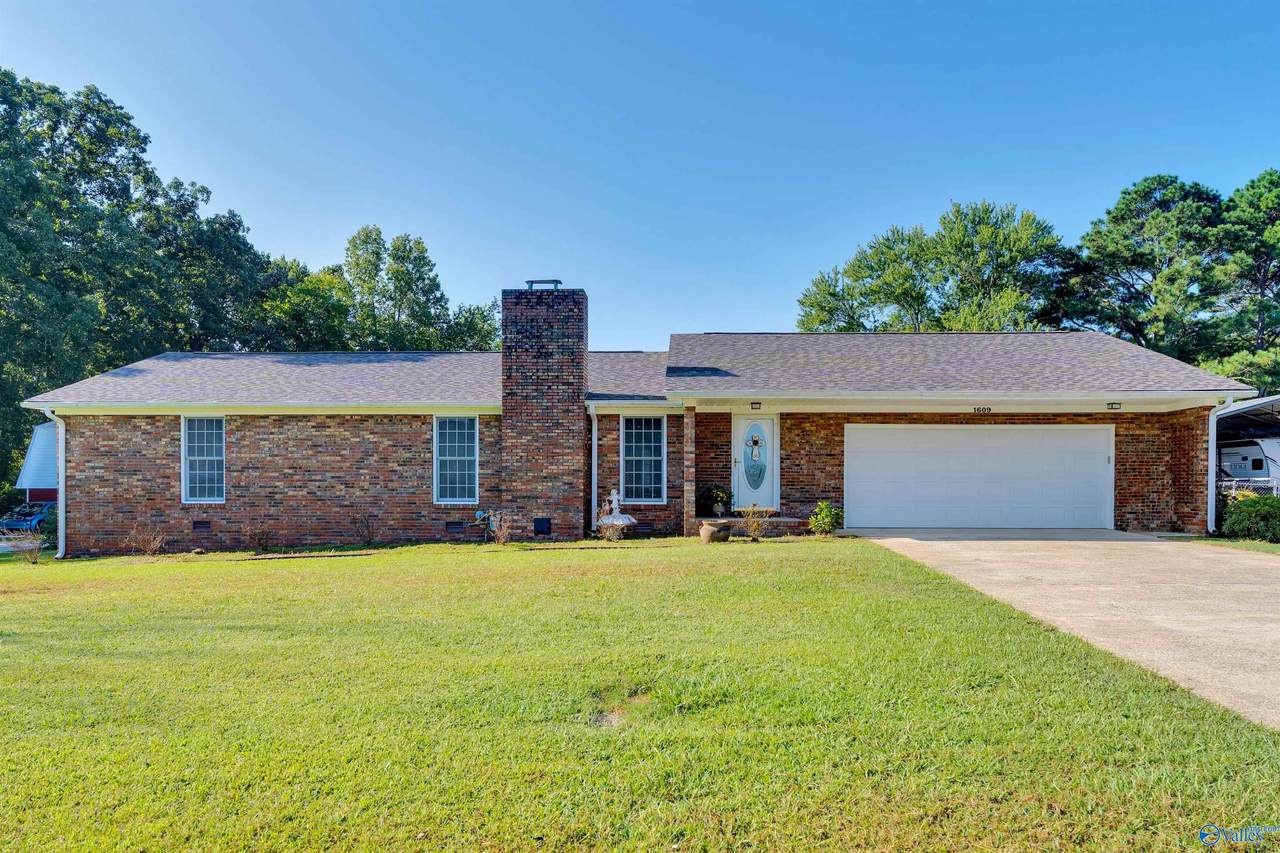 1609 Byron Road - Photo 1