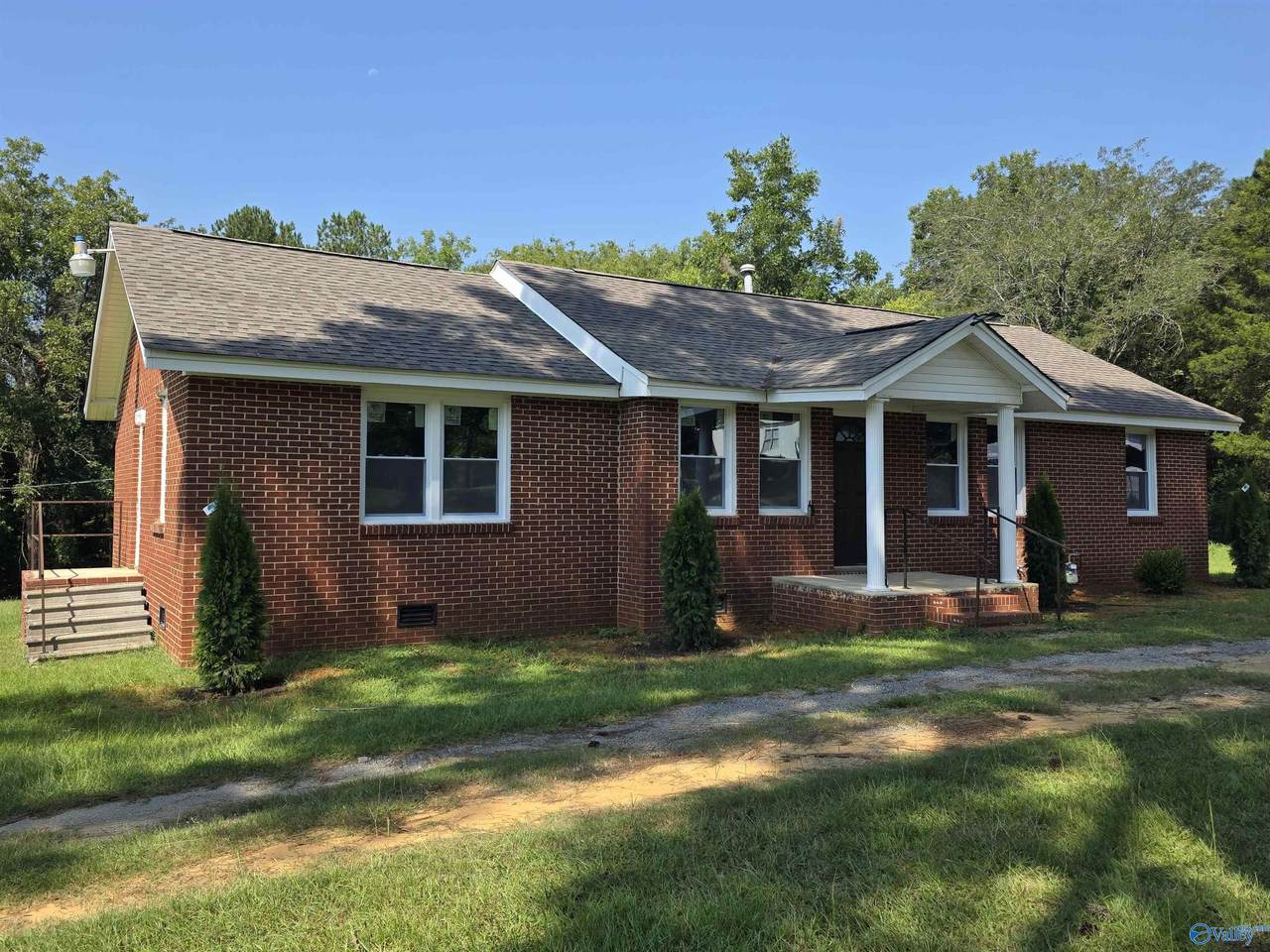 211 East Street - Photo 1