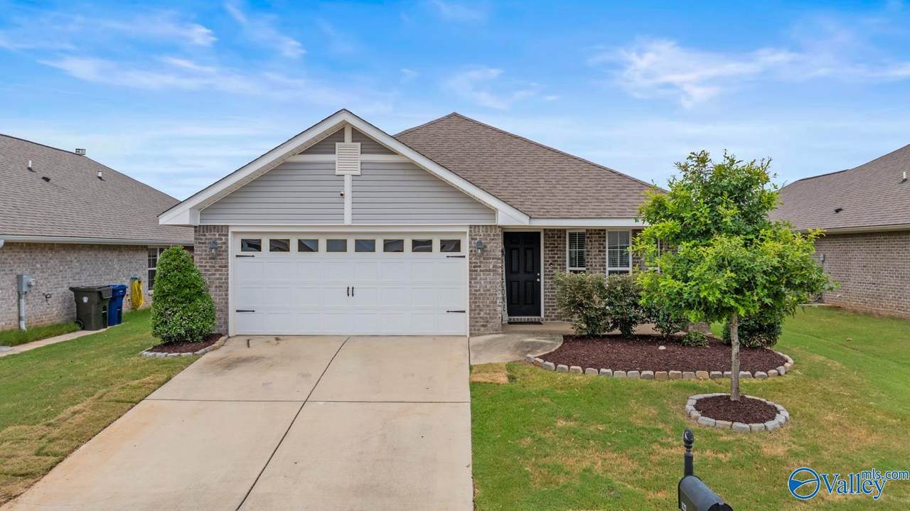 127 Ardsley Drive - Photo 1