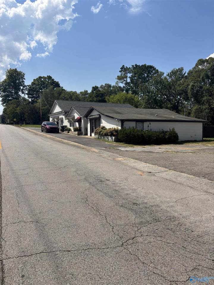 5557 Winchester Road - Photo 1