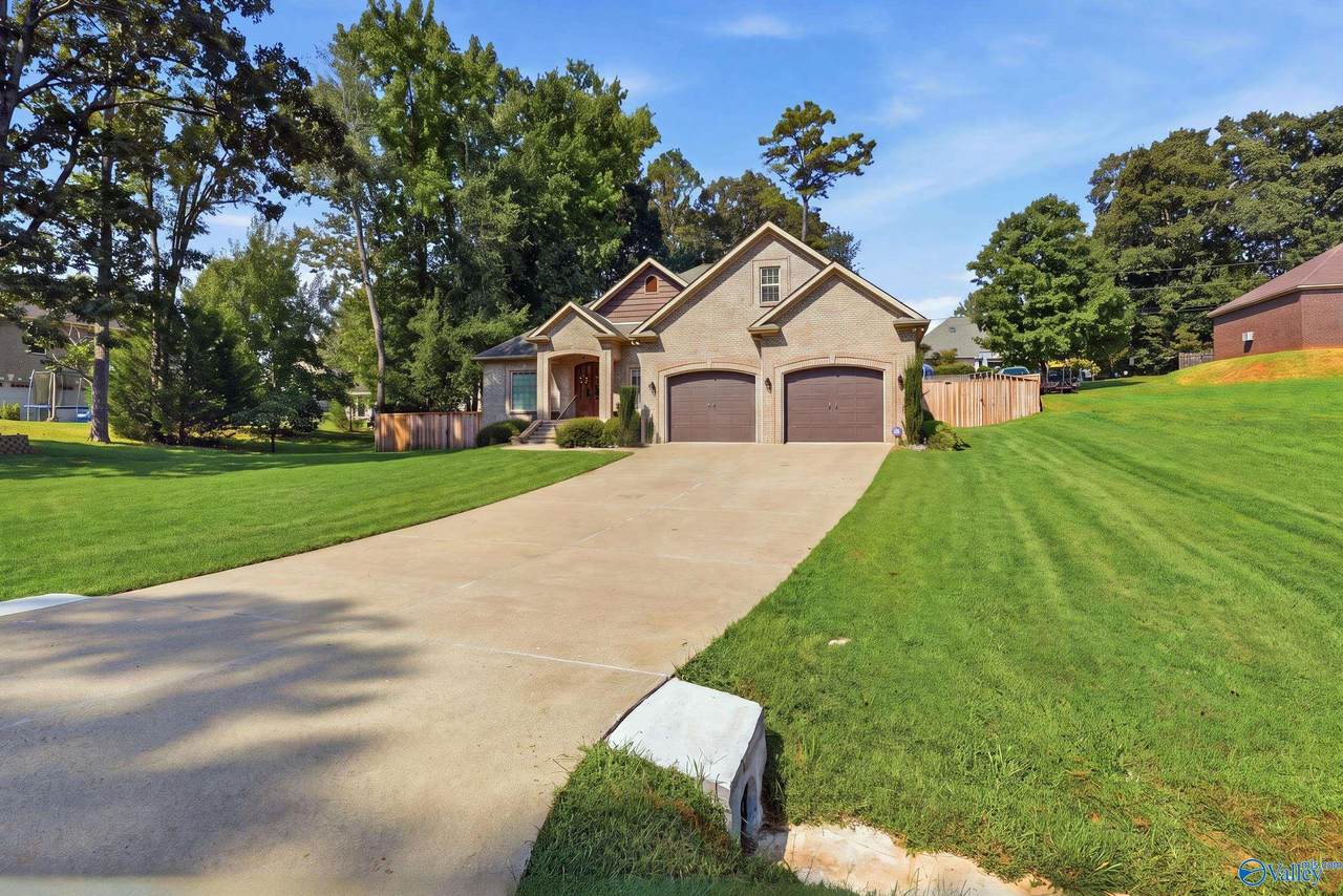 286 Plantation Circle - Photo 1