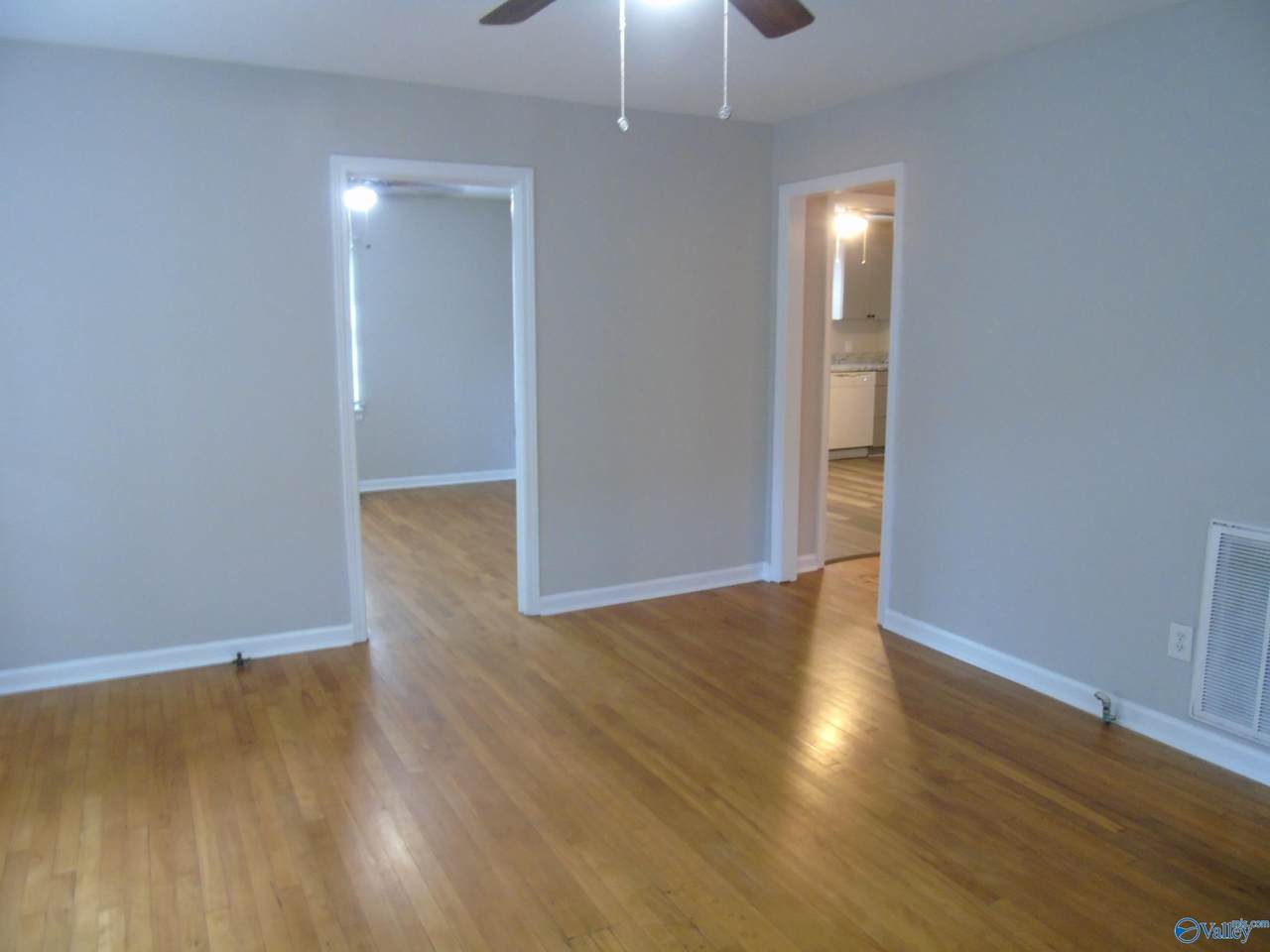 https://bt-photos.global.ssl.fastly.net/nalmls/1280_boomver_1_21928503-2.jpg